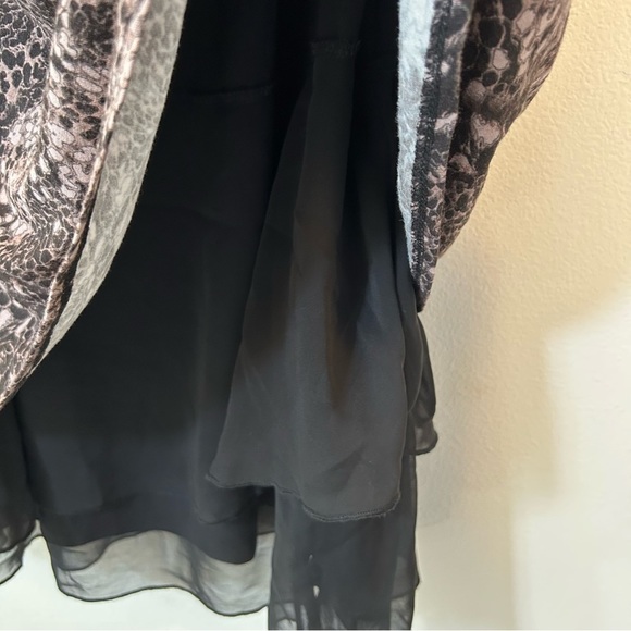Kenzie Layered Sleeveless Shift Dress Size Medium Black and Cream NWT - Picture 8 of 9